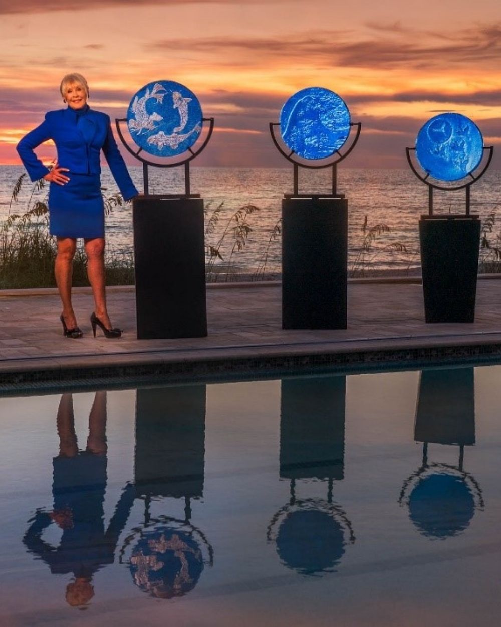 Trish Duggan Glass art pose